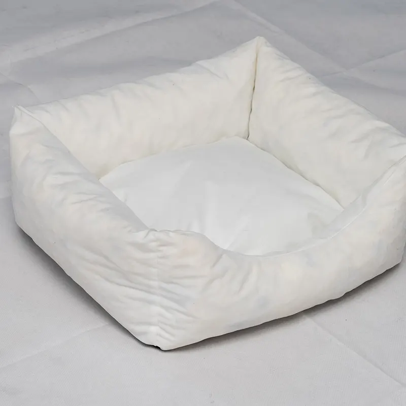 Lit carré pour animaux de compagnie en polyester